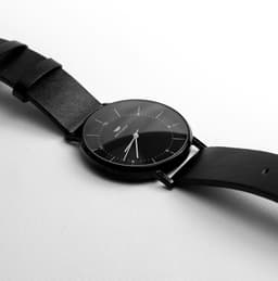 Minimālistisks pulkstenis